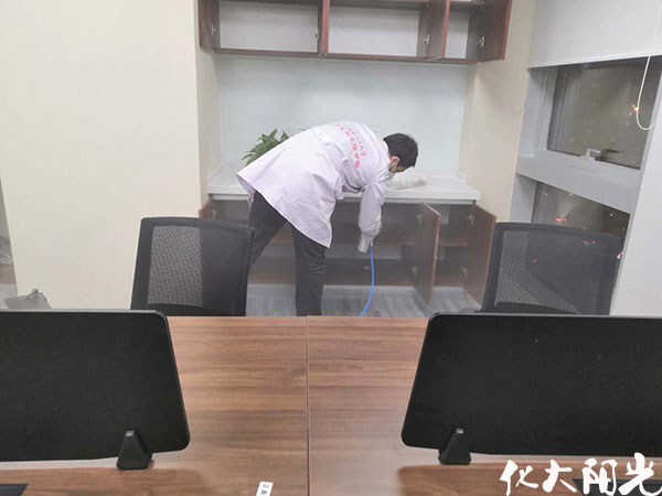 公司新辦公室室內(nèi)除甲醛