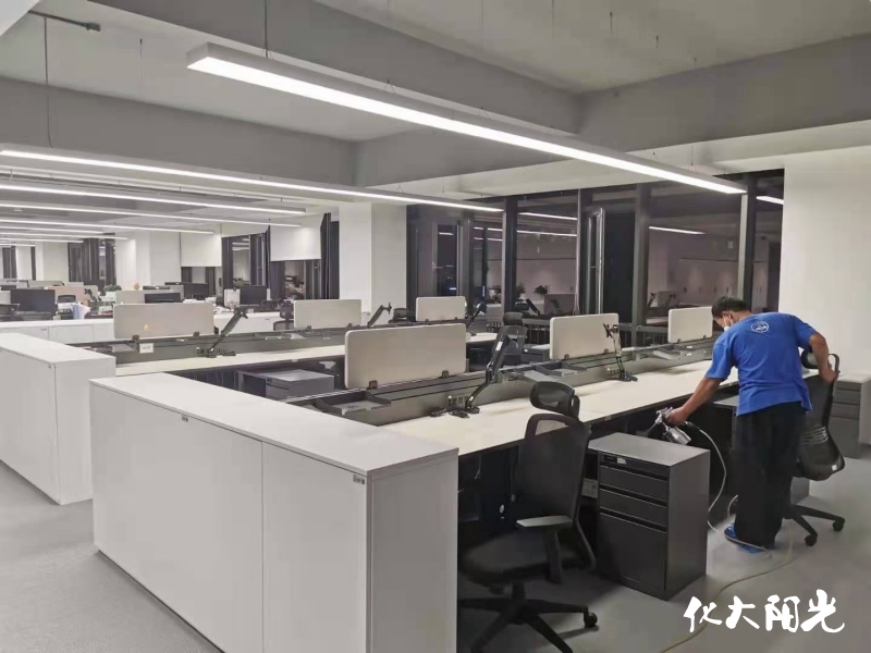 華潤置地新裝修辦公區(qū)除甲醛現(xiàn)場